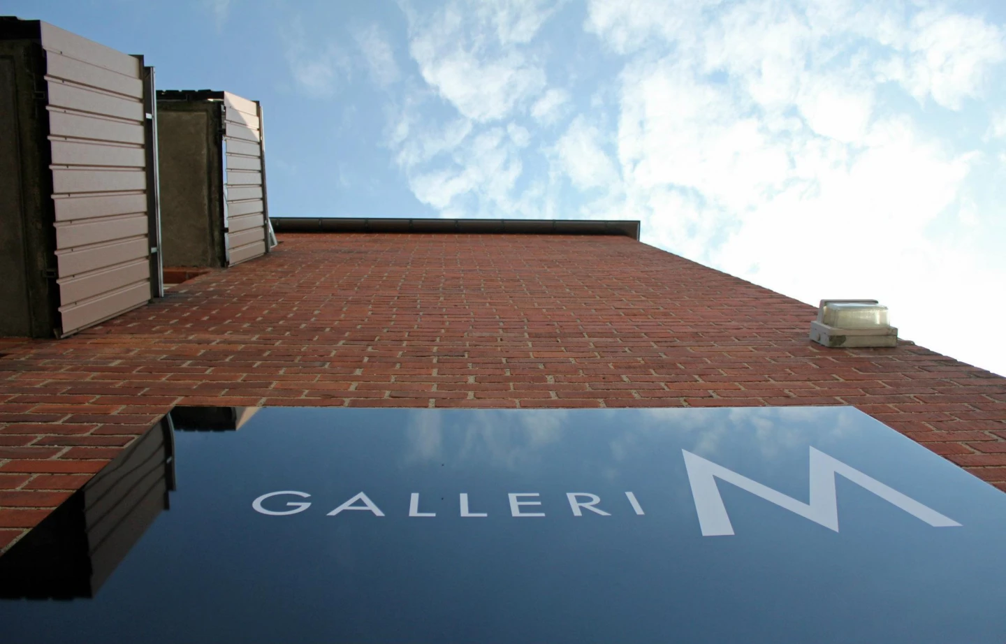 Galeri M fasad
